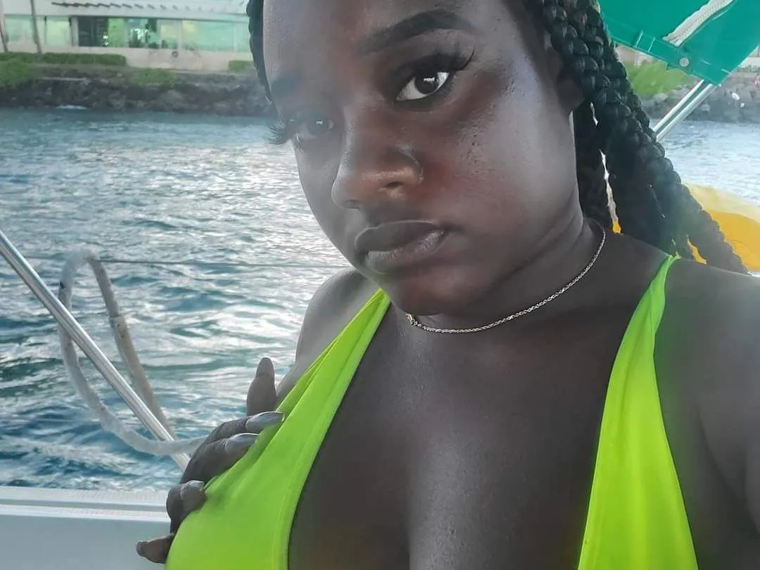 Imagen de perfil de modelo de cámara web de Chocolateisgood4u