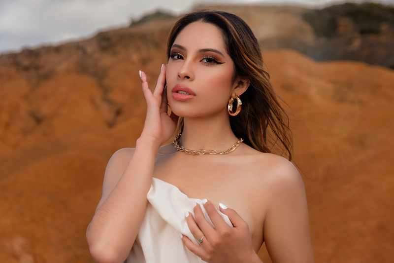 Performer MilaDecker Photo 6