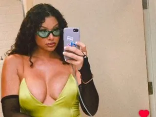 Imagen de perfil de modelo de cámara web de LunaLuvana