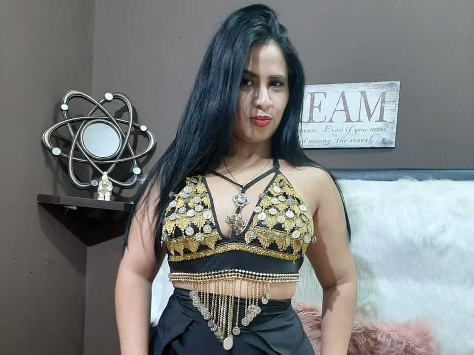 Imagen de perfil de modelo de cámara web de Sara69X