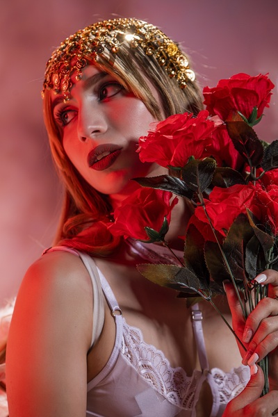 Performer SarahRoux Photo 1