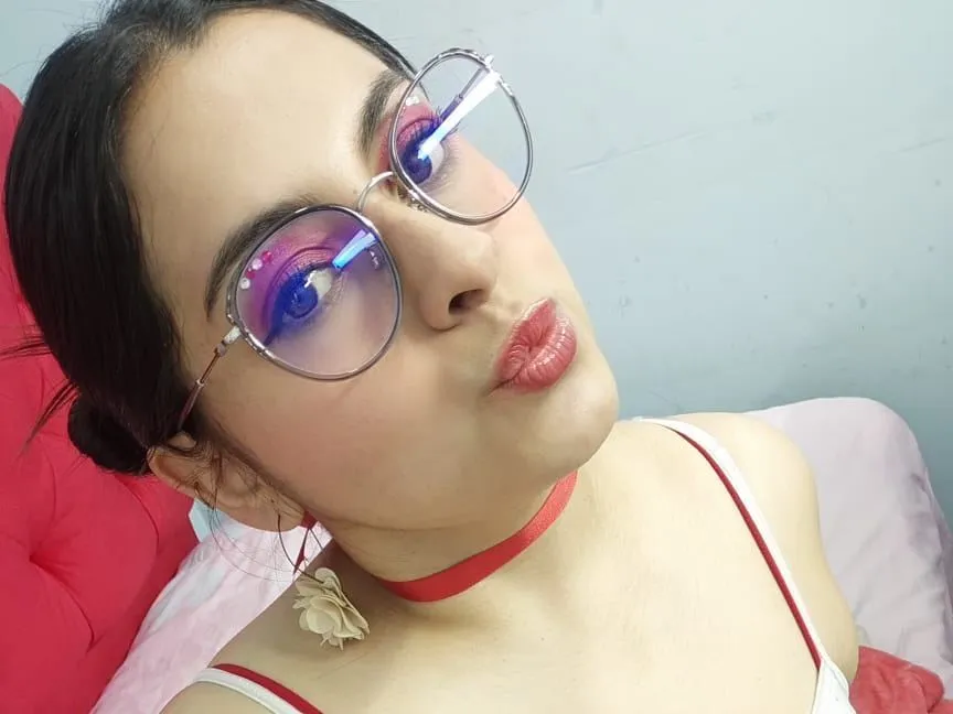 Imagen de perfil de modelo de cámara web de laurasshxt