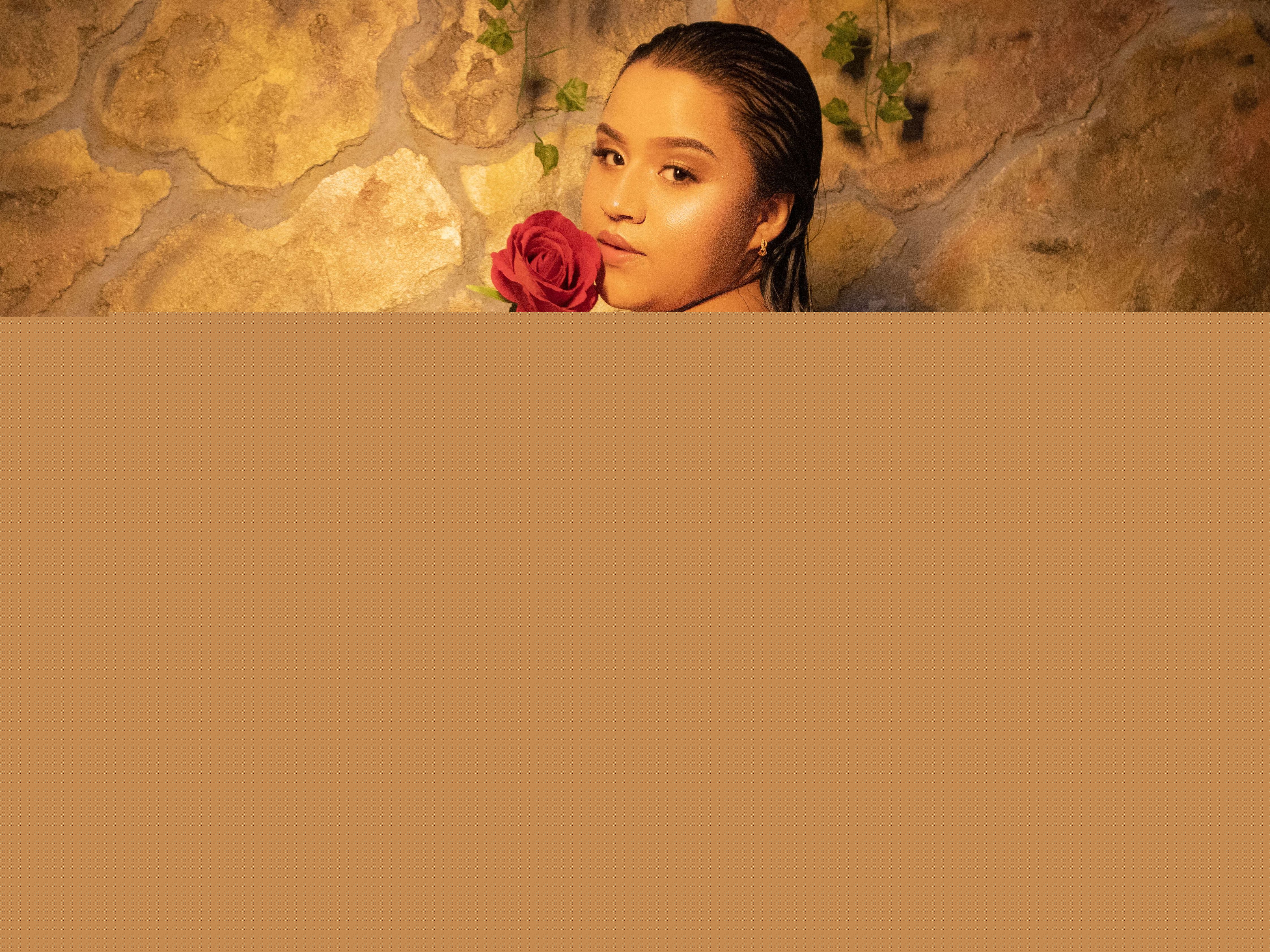 Imagen de perfil de modelo de cámara web de ElaBourn