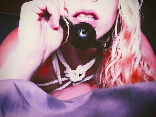 Image de profil du modèle de webcam BsmntBondage