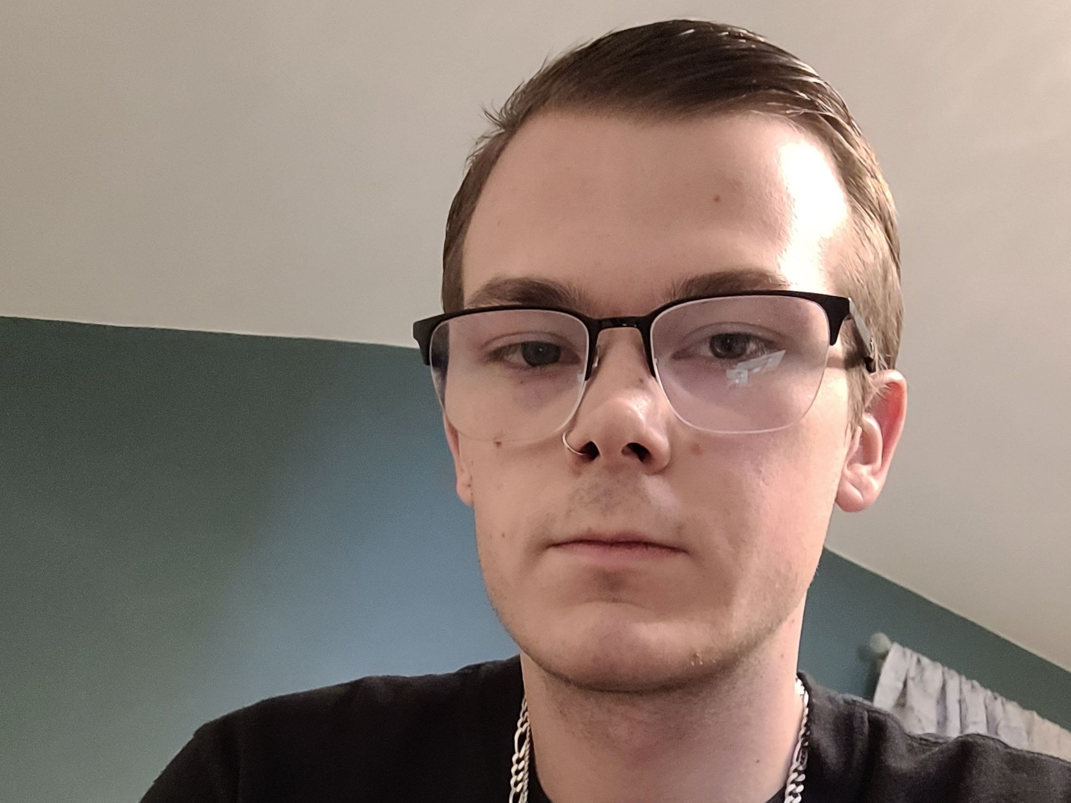 JakeHuncho25 profilbild på webbkameramodell 