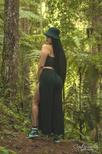 Performer GwenWood Photo 1
