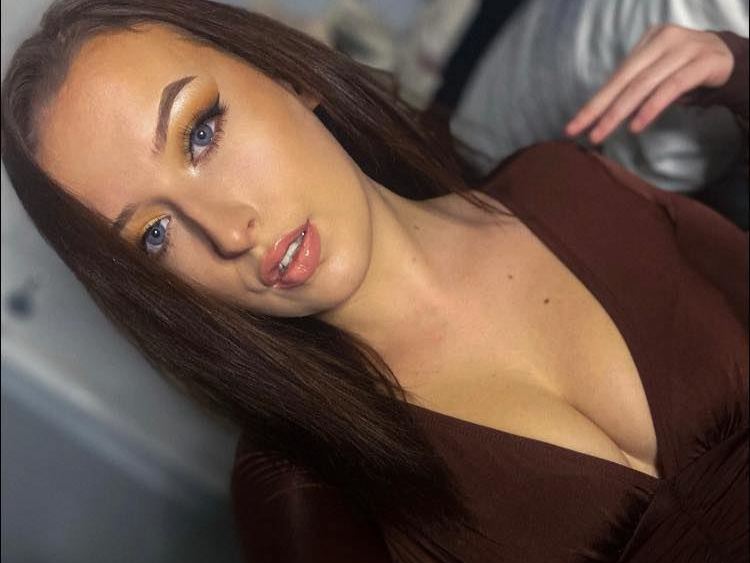Profilbilde av HornyPetiteAmiX webkamera modell