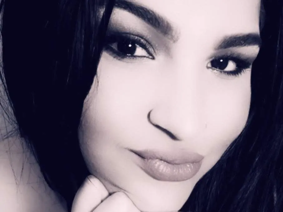 IssaEvans profilbild på webbkameramodell