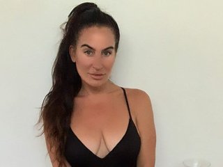 Image de profil du modèle de webcam CharlieCarmen