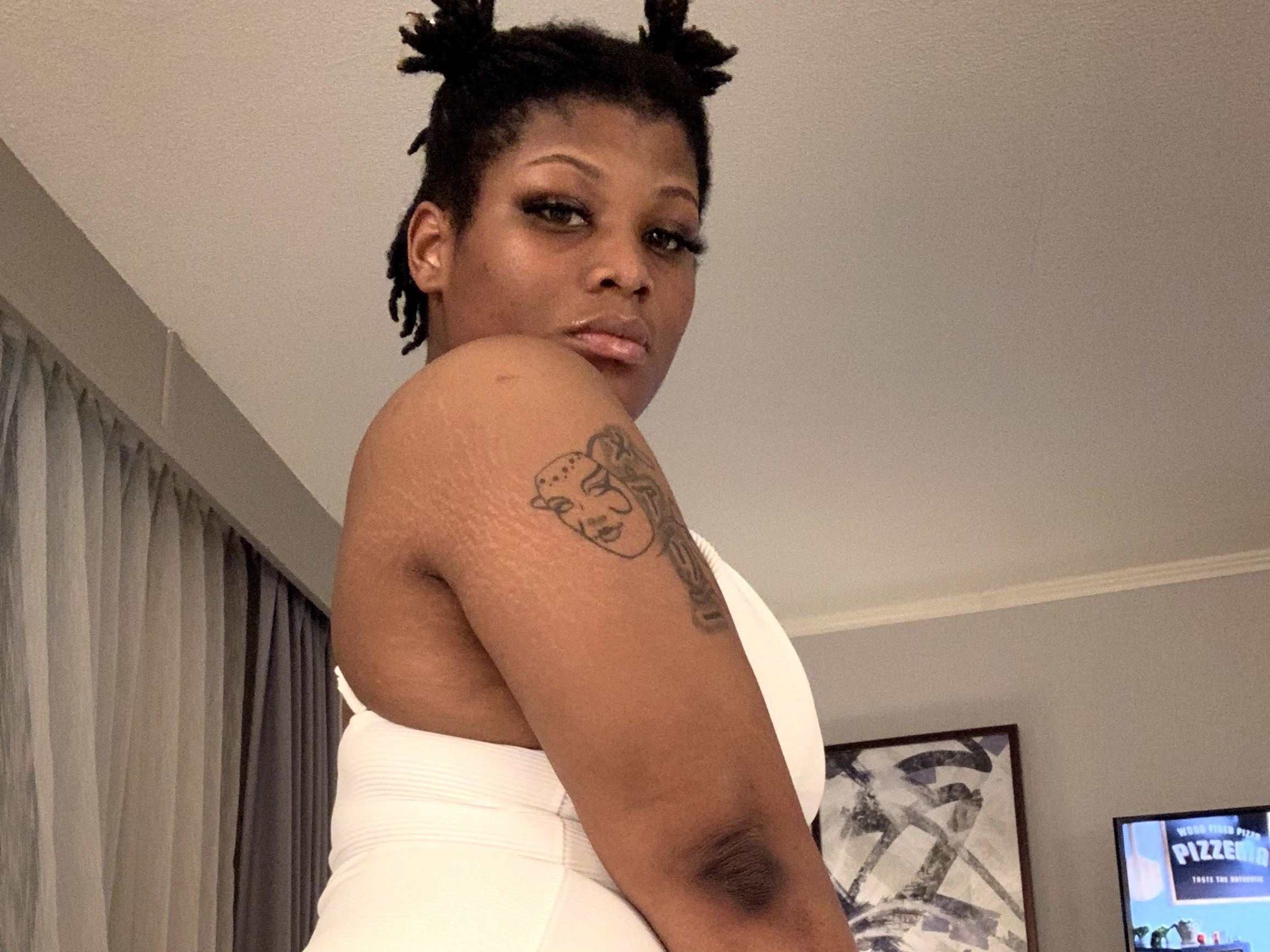 GoddessBeverlyParadise cam model profile picture 