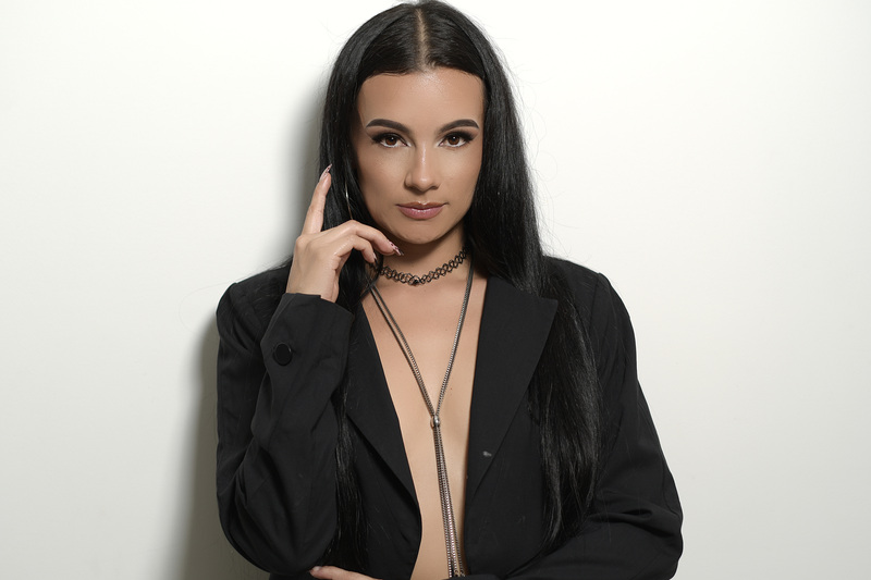 Performer EvaSharik Photo 5