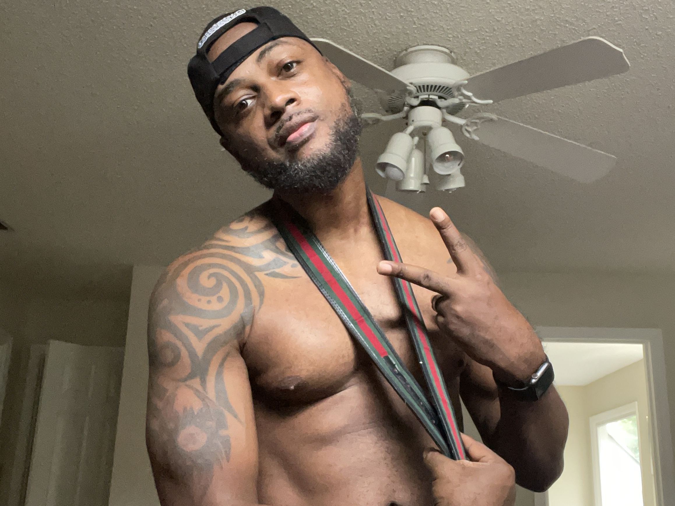 Sexyblackstud100 profielfoto van cam model 