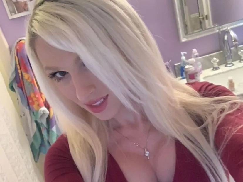 Tiffany6996 profilbild på webbkameramodell