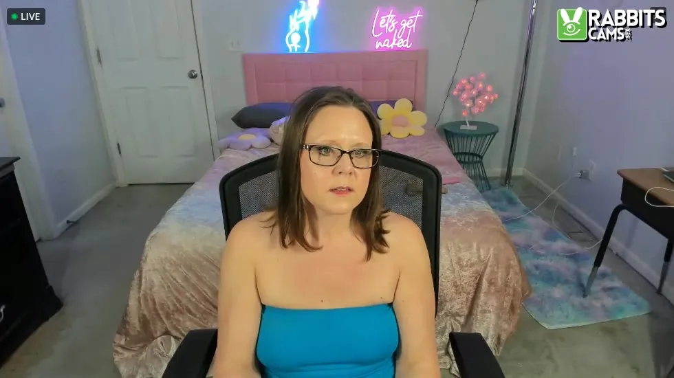 Artist CourtneyLynn Video 1