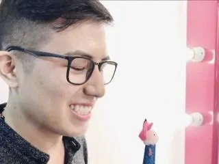 AndrewMHilton profilbild på webbkameramodell