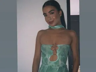 Image de profil du modèle de webcam emmaelliss
