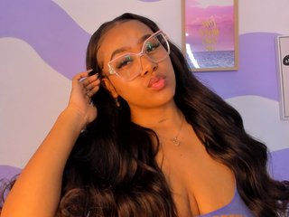 Image de profil du modèle de webcam MONAAXXX