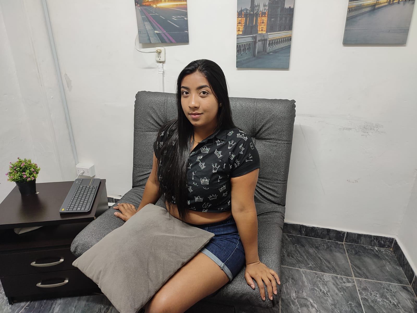 Imagen de perfil de modelo de cámara web de Lillian018