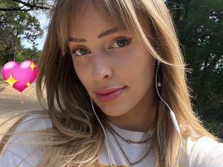 Imagen de perfil de modelo de cámara web de BeatrixLove