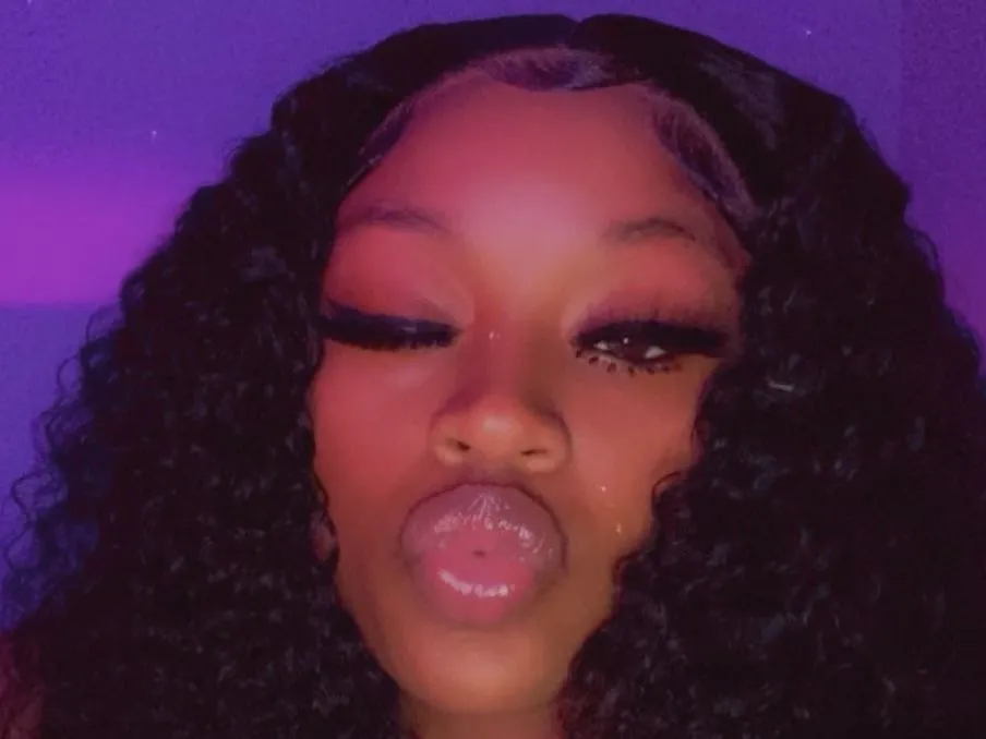 DollFaceBaddiexox cam model profile picture