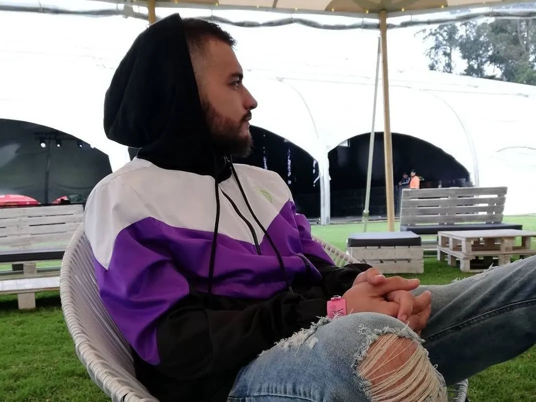 Augustuniversal profilbild på webbkameramodell