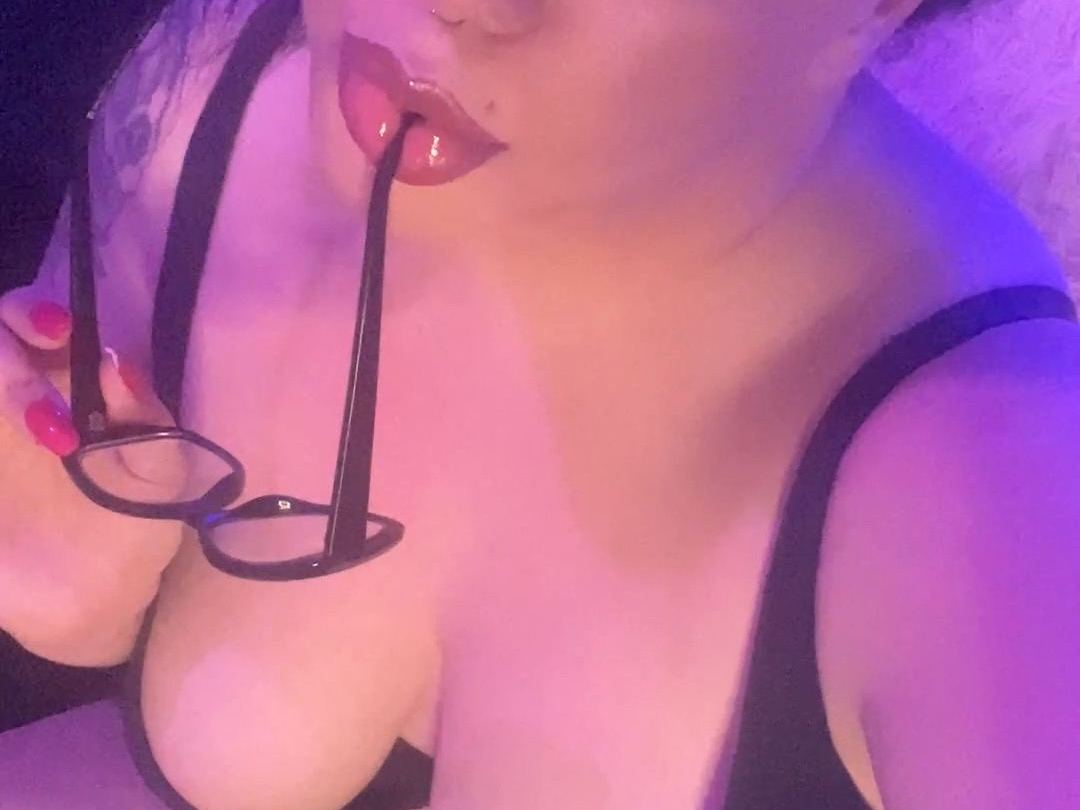 Image de profil du modèle de webcam Dirty30Nerdy