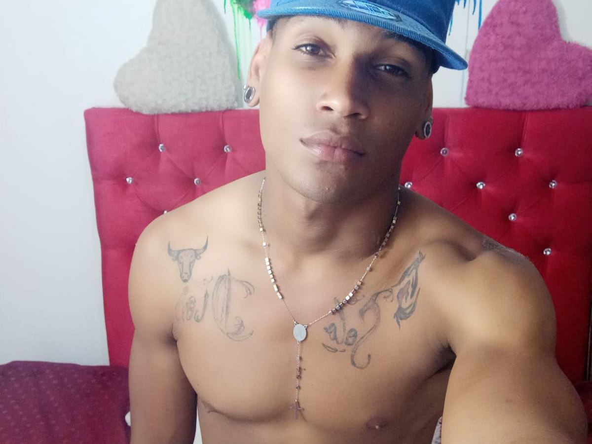 Foto de perfil de modelo de webcam de MateoAndMoises 