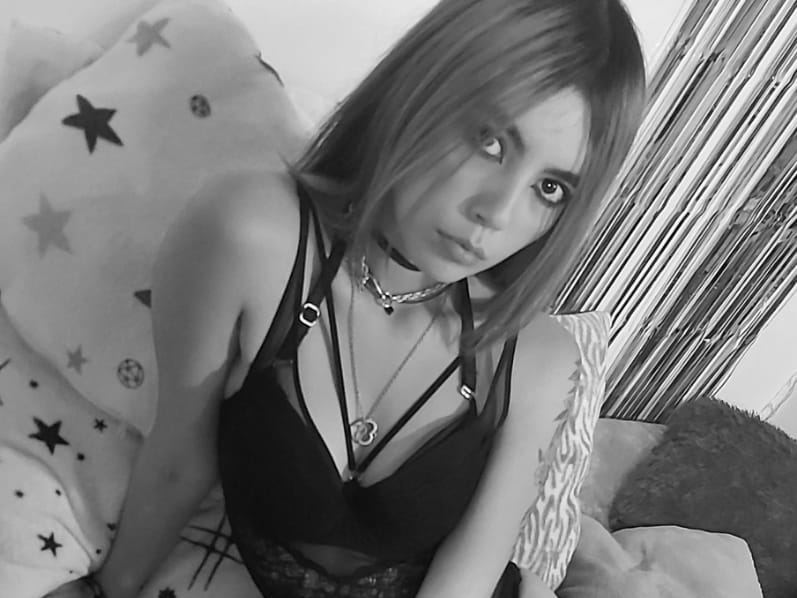 violetmoon18 Profilbild des Cam-Modells 