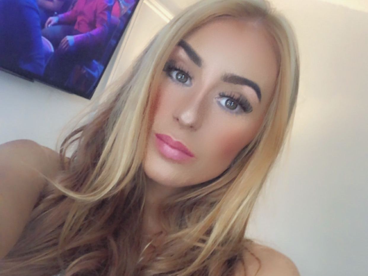 CheekyBlondeChelsea cam model profile picture 