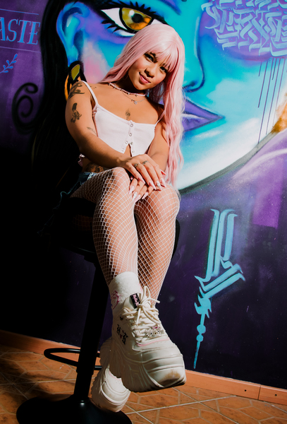 Performer AvrilLoren Photo 3