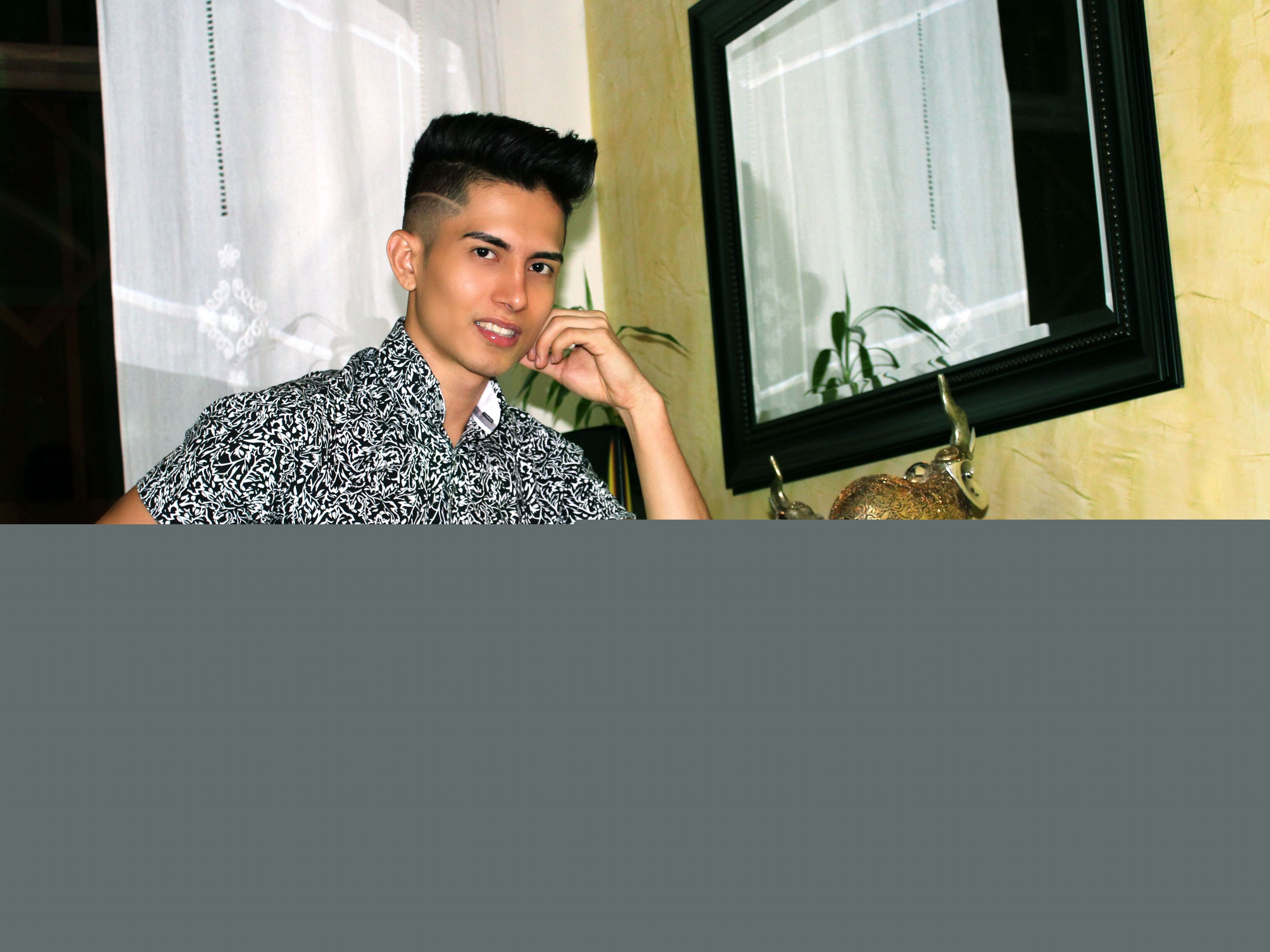 Imagen de perfil de modelo de cámara web de ETHANDANIELS