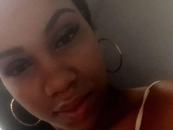 Image de profil du modèle de webcam DiamonddRedd