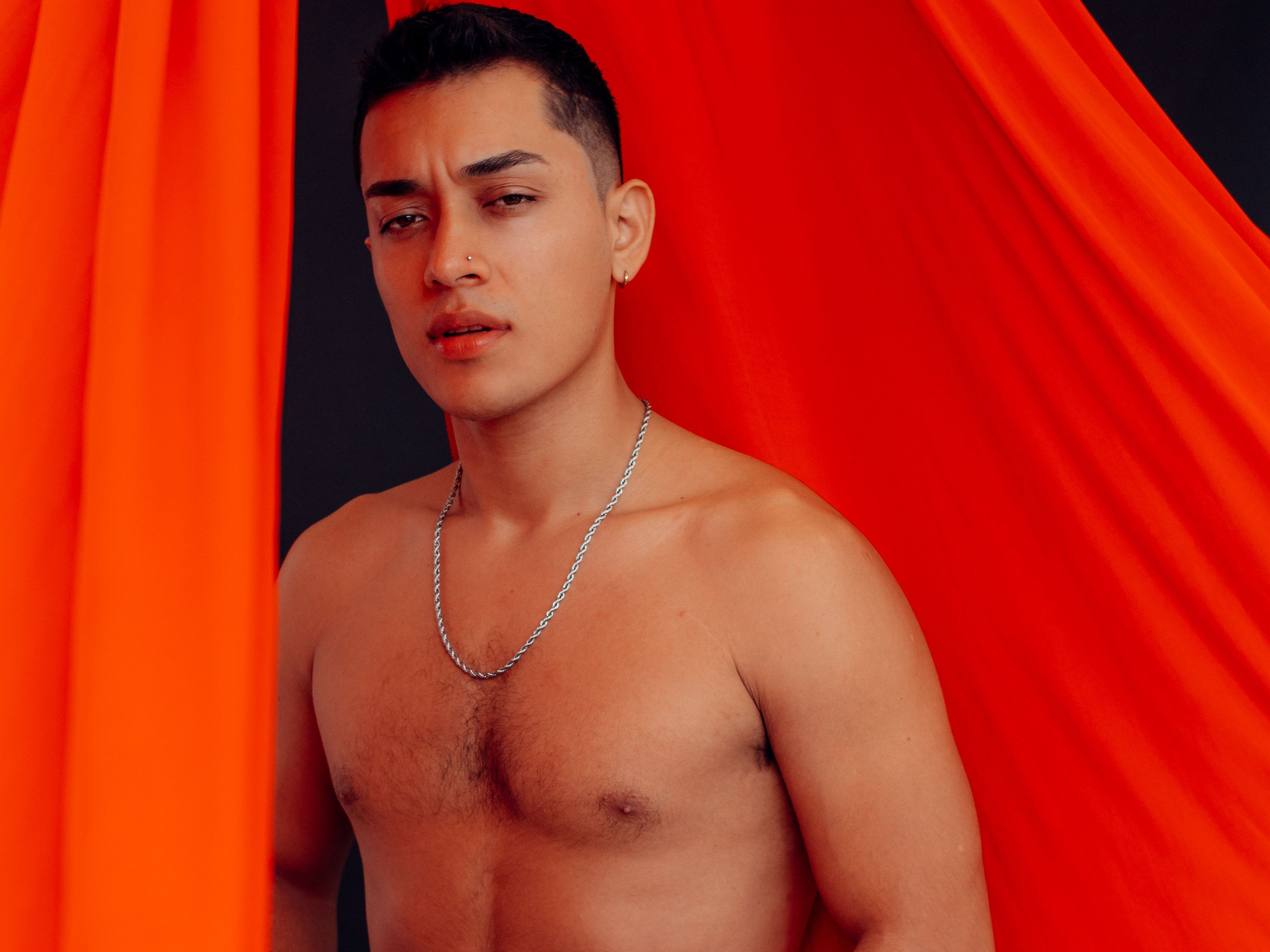 Imagen de perfil de modelo de cámara web de MartinCosta18