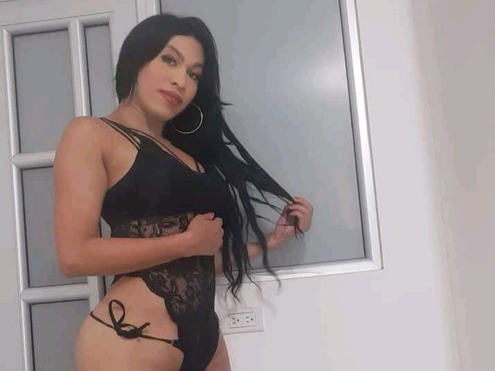 Imagen de perfil de modelo de cámara web de gisellbigass