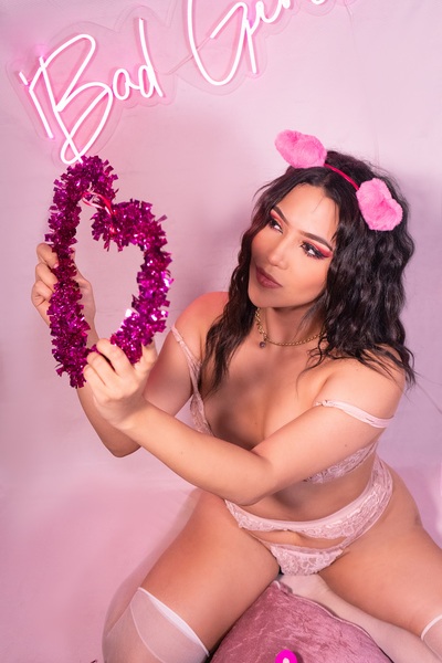 Performer megandyer Photo 3