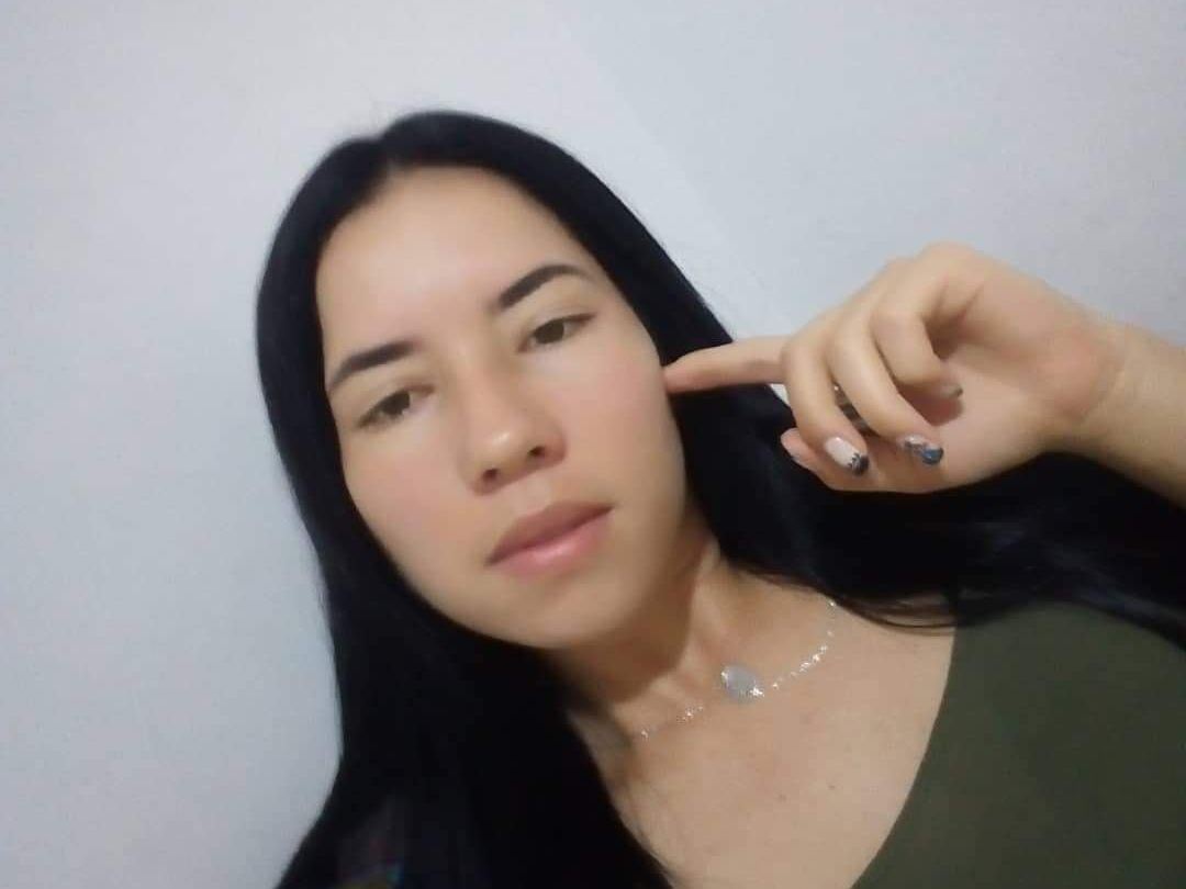 KarinaRestrepo cam model profile picture 