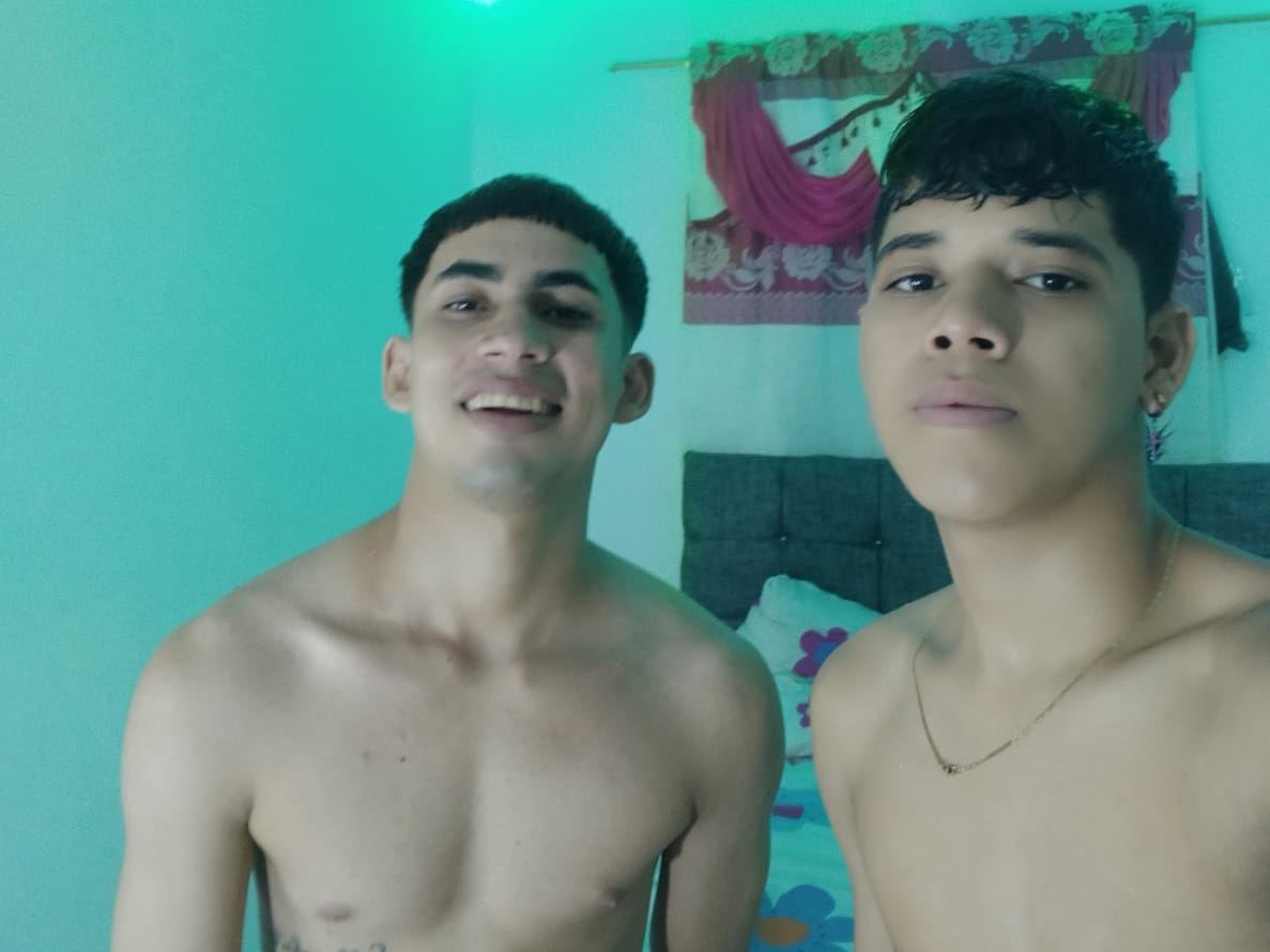 Image de profil du modèle de webcam Boyslatinosweb