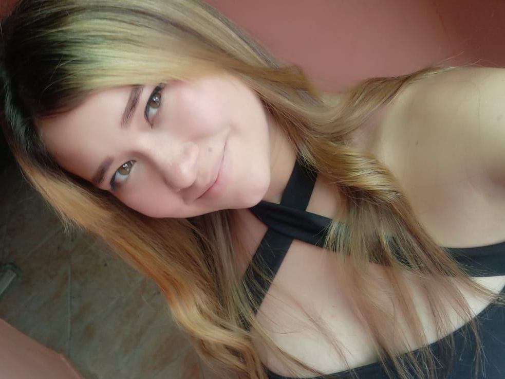 Foto de perfil de modelo de webcam de Milenaa19 