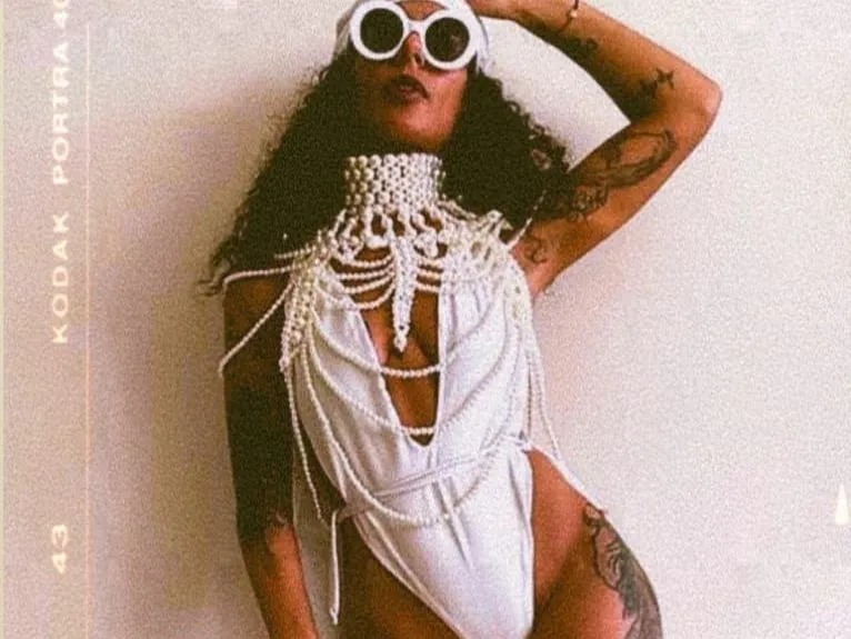 Imagen de perfil de modelo de cámara web de MaxYourRainbow