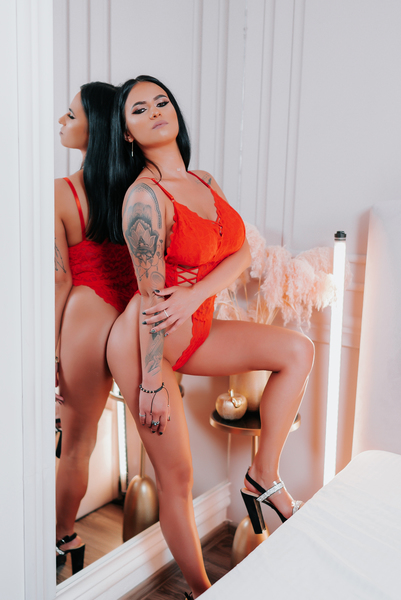 Darsteller MyraAtthis Foto 12