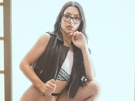 Imagen de perfil de modelo de cámara web de laurenleee