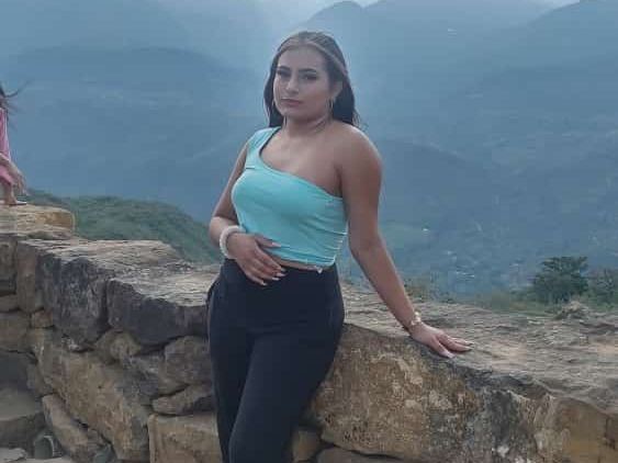 Imagen de perfil de modelo de cámara web de Ayyleen