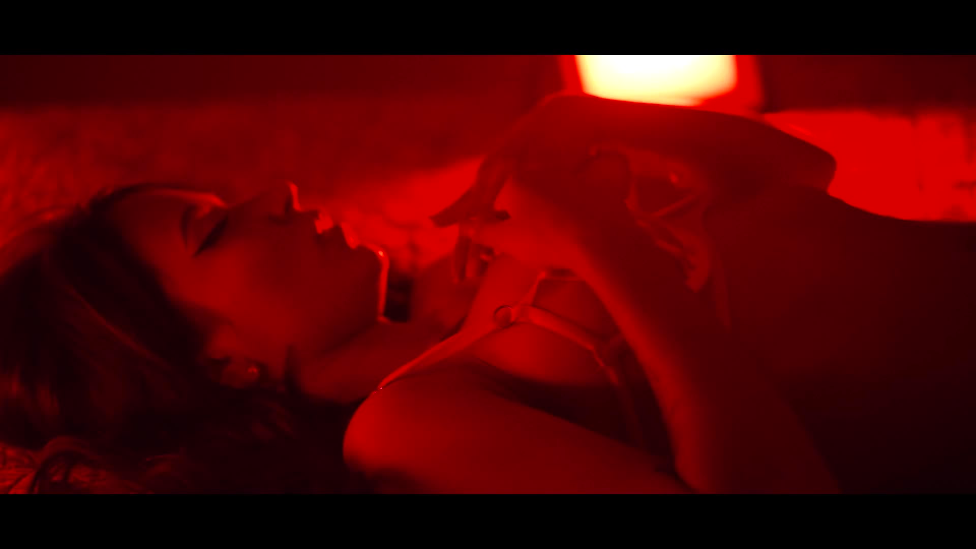 Interprete MirandaLewiss Video 1