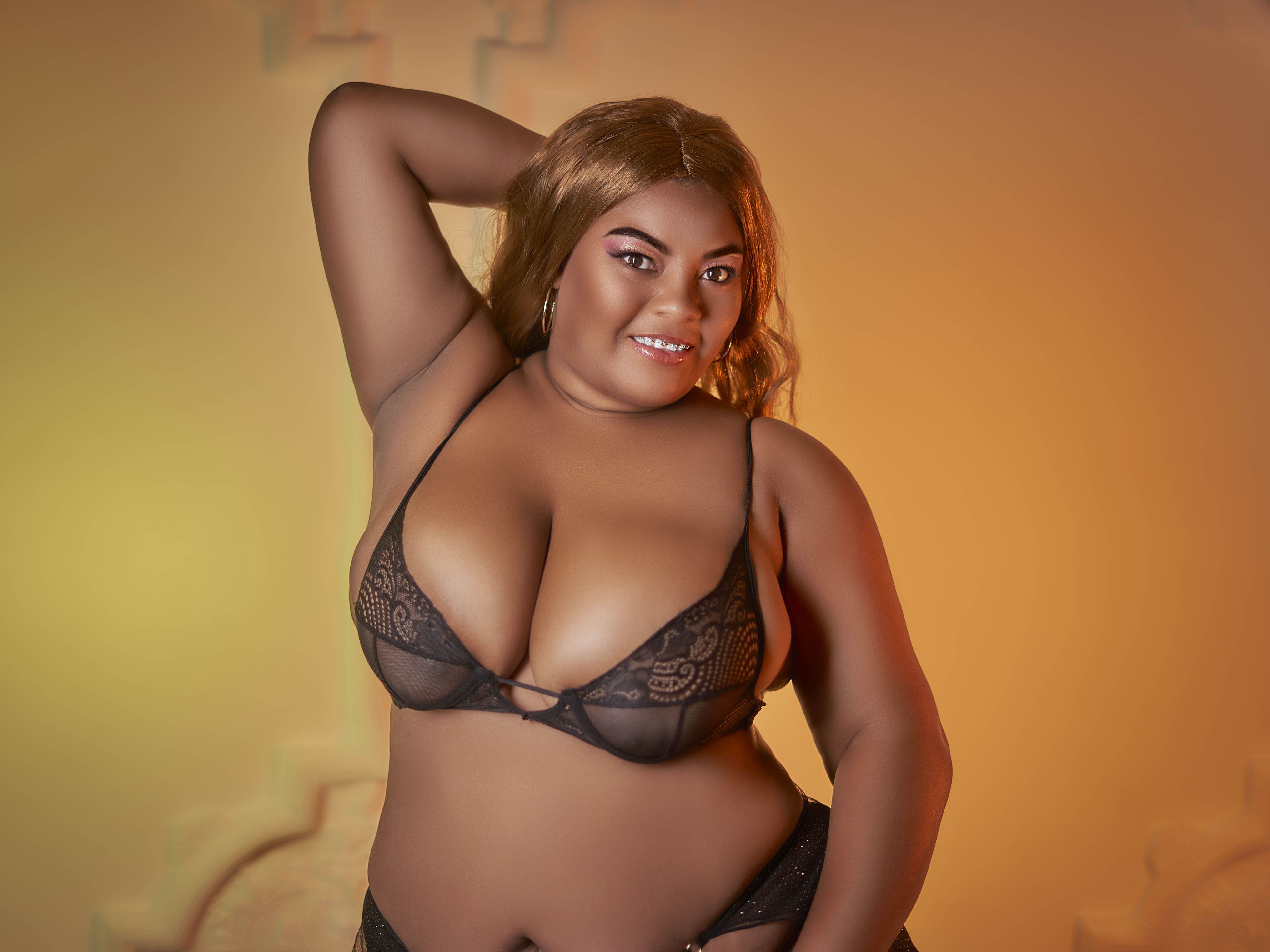 Imagen de perfil de modelo de cámara web de KristalJhonss
