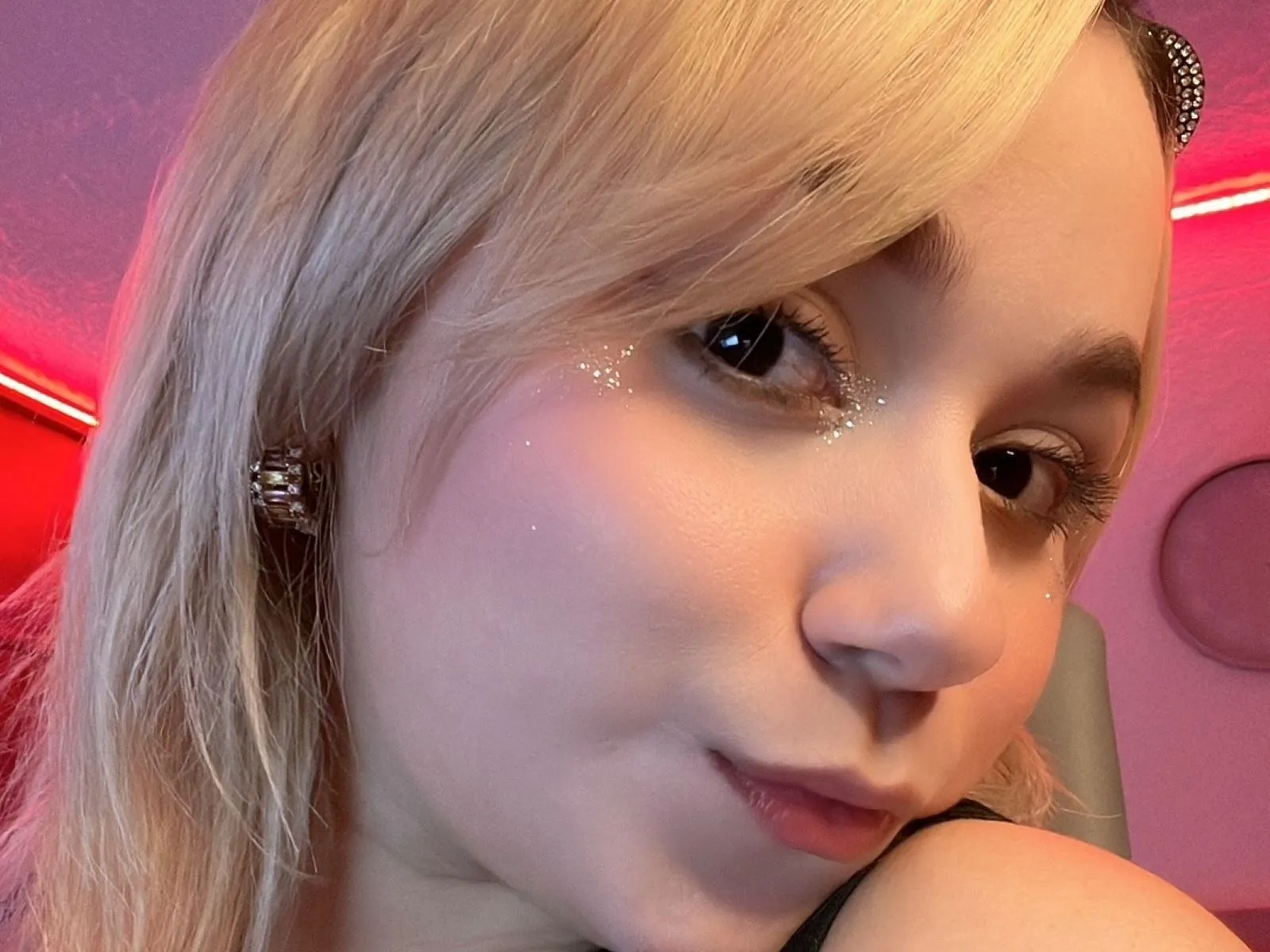 Image de profil du modèle de webcam sunshine050