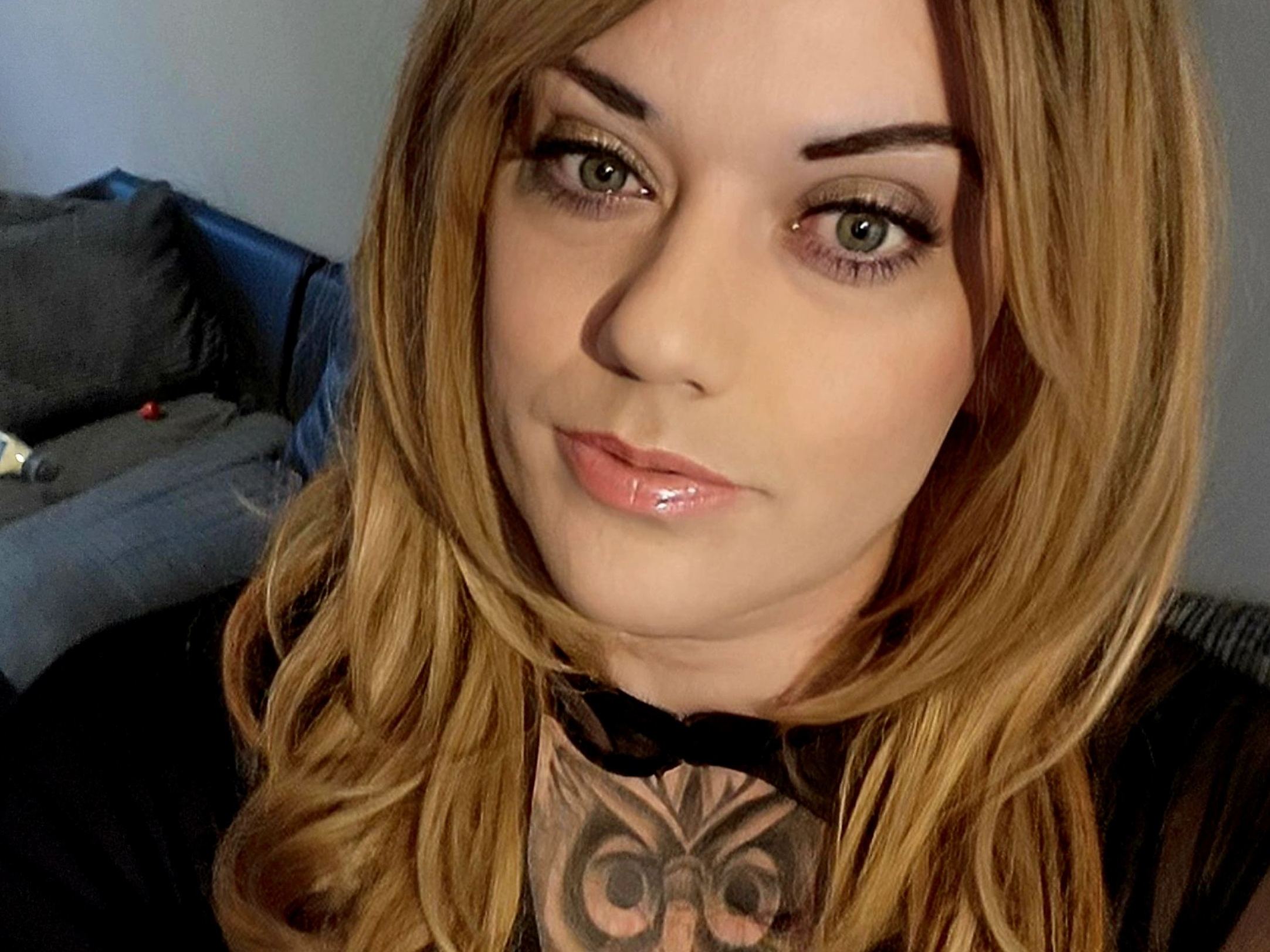 Ellietrans83 cam model profile picture 