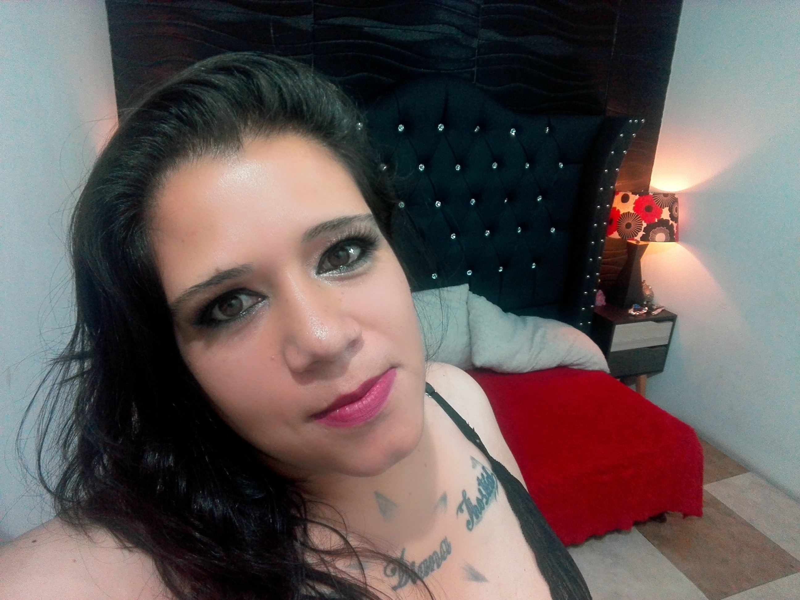 Image de profil du modèle de webcam sarahorny6969