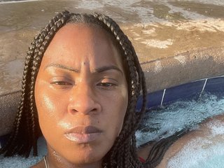 Imagen de perfil de modelo de cámara web de PeachesGolden