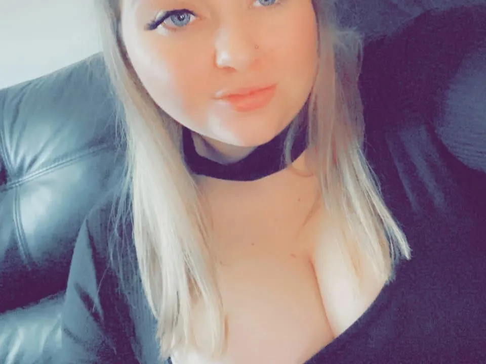 NaughtyNicolaUK cam model profile picture