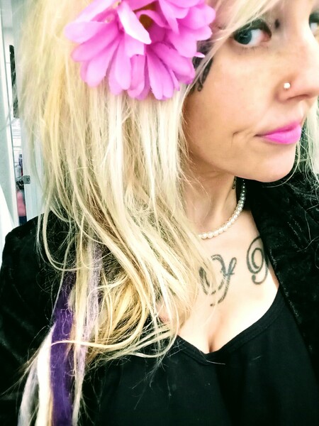 Performer VedaV Photo 4